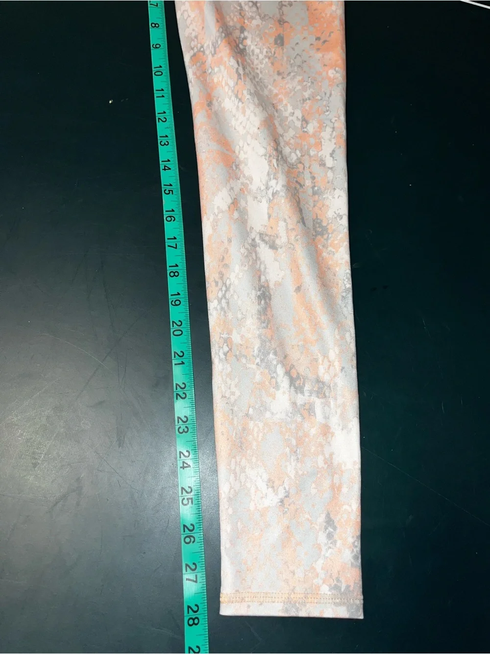 ALO Yoga Full-Length Leggings Pink Animal Print Size Small Euc